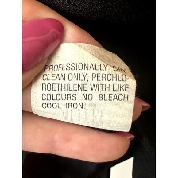 Cheap & Chic Moschino Black Short Straight Skirt Women's Size 10 Runs Small - Picture 7 of 7